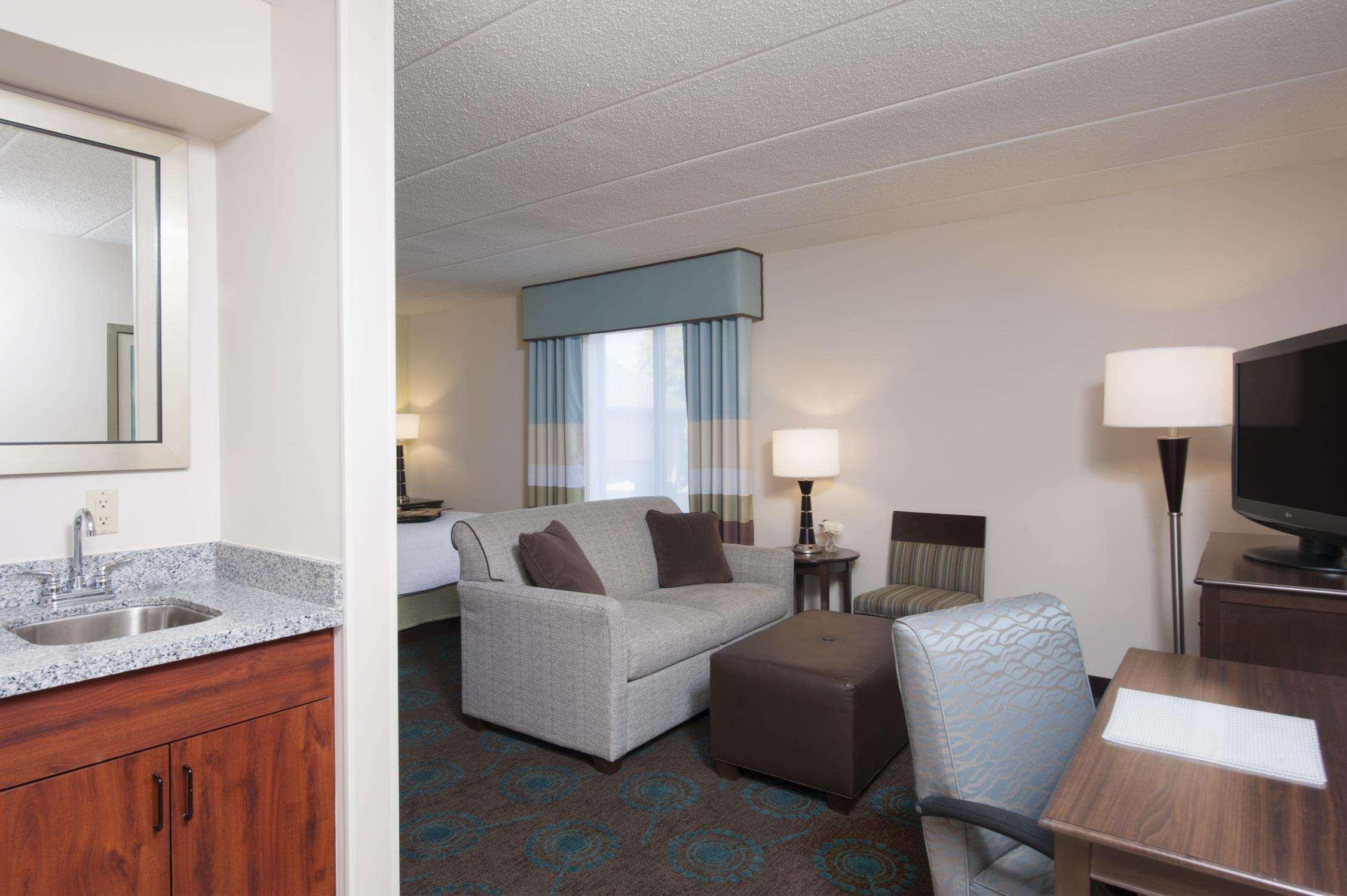 Hampton Inn & Suites Kokomo Exterior photo